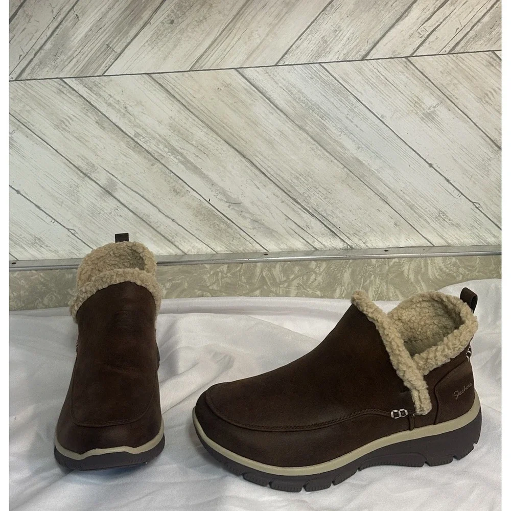 Skechers Easy Going Gold Rush Ankle Boots Womens 8.5 New Without Box